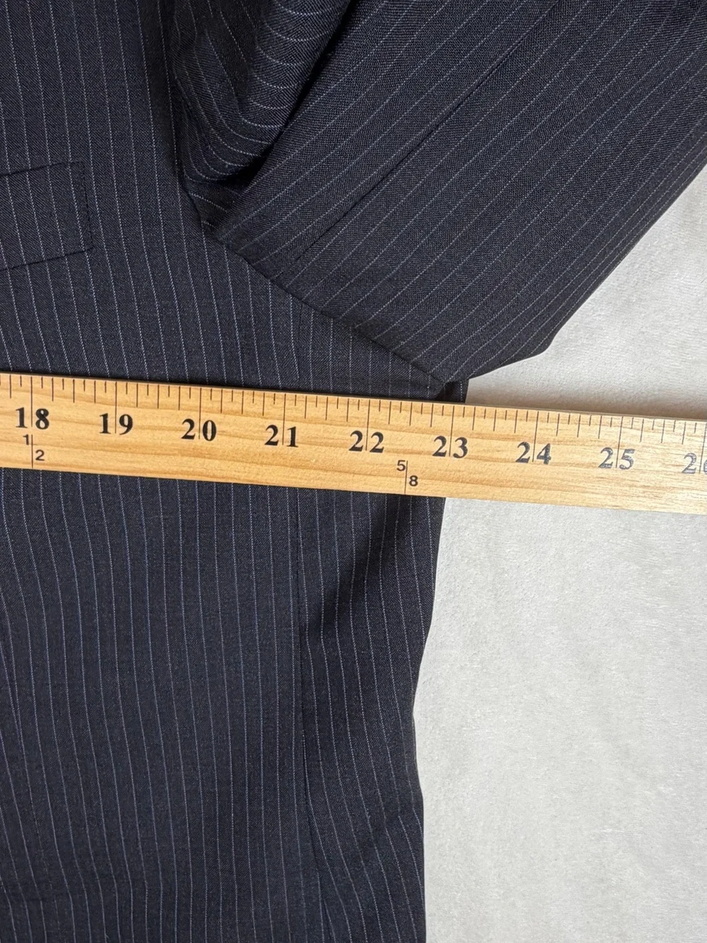 Burberry 46L 100% Wool Deisigner Men's Black Pinstripe Two-Piece Suit